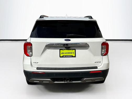 White Metallic 2022 Ford Explorer XLT