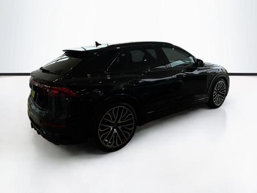 2026 Audi SQ8 4.0T Prestige