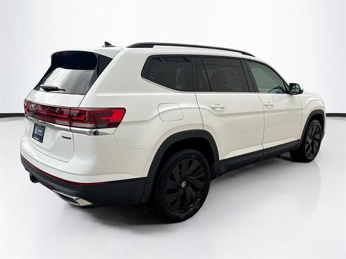 2024 Volkswagen Atlas 2.0T SE w/Technology 4MOTION