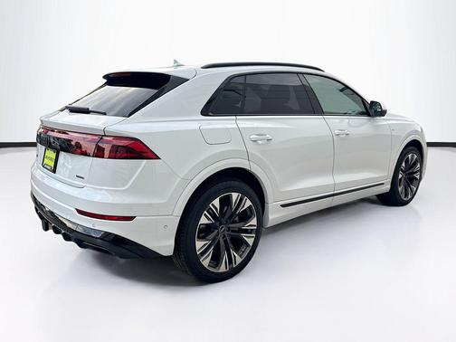 2026 Audi Q8 55 Premium Plus