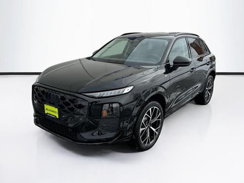 Mythos Black Metallic 2026 Audi Q3 TFSI quattro S tronic