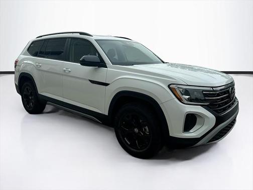 2024 Volkswagen Atlas 2.0T SE w/Technology 4MOTION