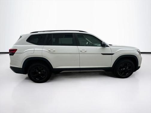 2024 Volkswagen Atlas 2.0T SE w/Technology 4MOTION