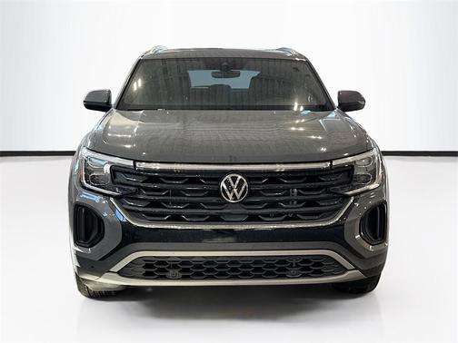 2025 Volkswagen Atlas Cross Sport 2.0T SE w/Technology 4MOTION