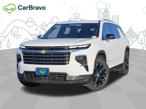 Summit White 2026 Chevrolet Traverse LT