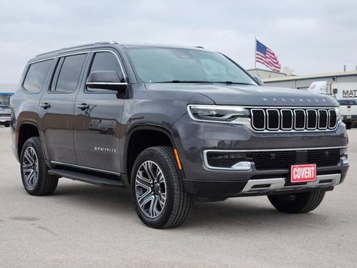 Photo 3 of 33 of 2022 Jeep Wagoneer Series III