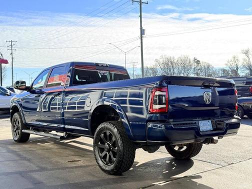 2022 RAM 2500 Laramie Crew Cab 4x4 8' Box