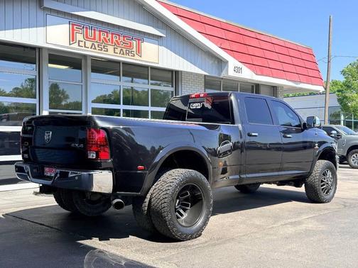 Brilliant Black Crystal Pearlcoat 2018 RAM 3500 Laramie Crew Cab 4x4 8' Box