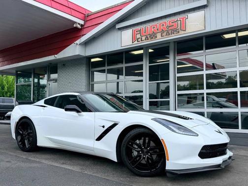 Arctic White 2018 Chevrolet Corvette Stingray
