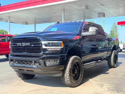 Diamond Black Crystal Pearlcoat 2024 RAM 2500 Laramie Crew Cab 4x4 6'4' Box