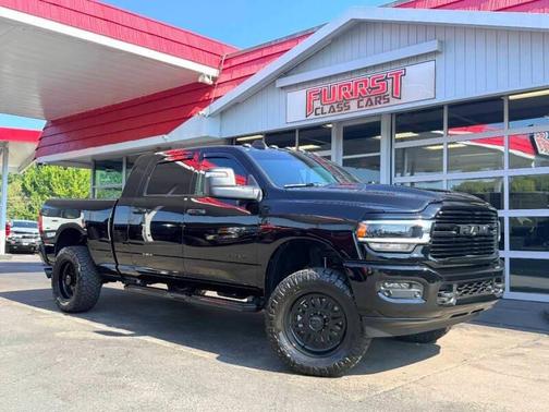 Diamond Black Crystal Pearlcoat 2024 RAM 2500 Laramie Crew Cab 4x4 6'4' Box