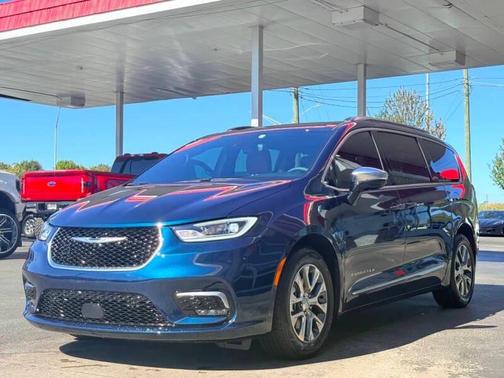 2025 Chrysler Pacifica L