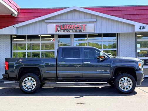Gray 2018 GMC Sierra 2500 Denali