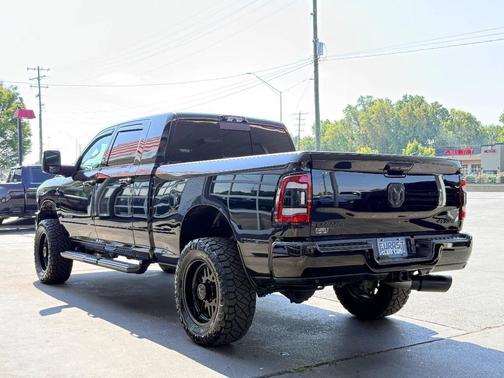 2024 RAM 2500 Laramie Crew Cab 4x4 6'4' Box