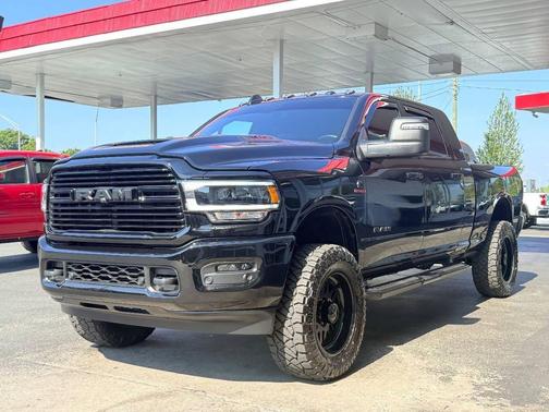 2024 RAM 2500 Laramie Crew Cab 4x4 6'4' Box