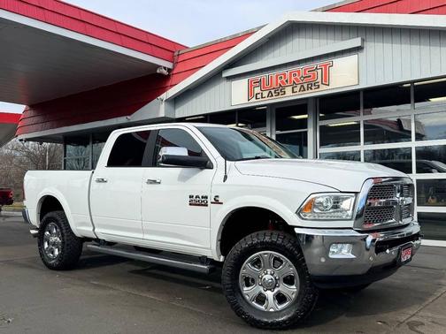 2018 RAM 2500 Laramie Crew Cab 4x4 6'4' Box
