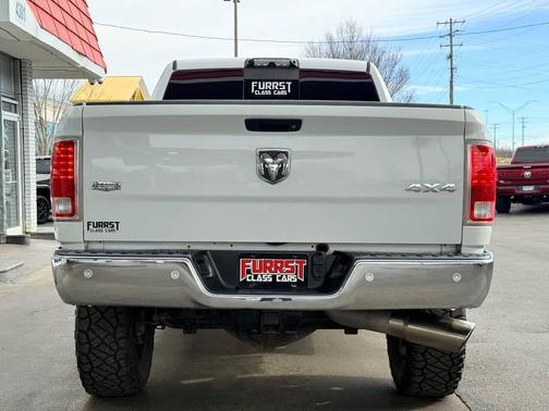 2018 RAM 2500 Laramie Crew Cab 4x4 6'4' Box