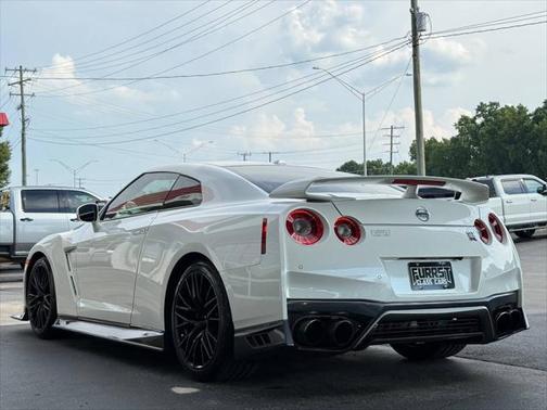 2020 Nissan GT-R Premium Dual-clutch 6-Speed Transmission
