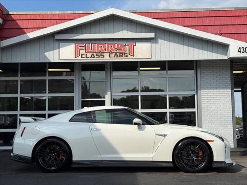 2020 Nissan GT-R Premium Dual-clutch 6-Speed Transmission