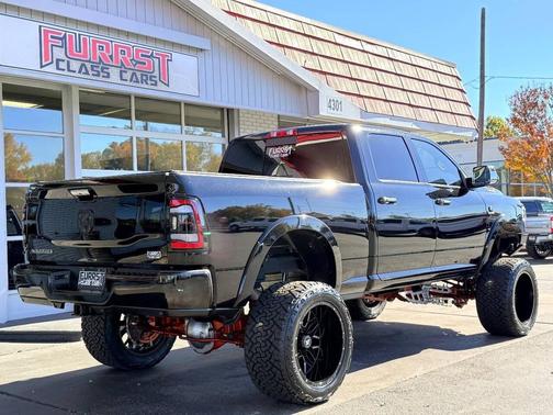 2019 RAM 2500 Laramie Crew Cab 4x4 6'4' Box