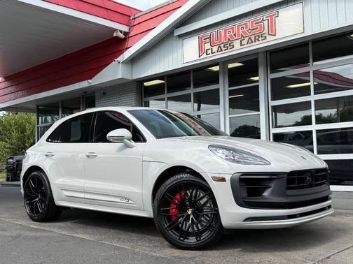 2025 Porsche Macan GTS