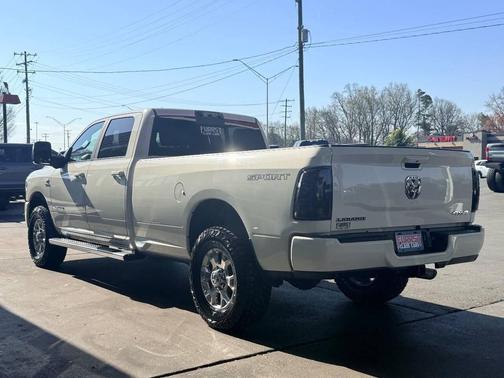 2023 RAM 3500 Laramie Crew Cab 4x4 8' Box