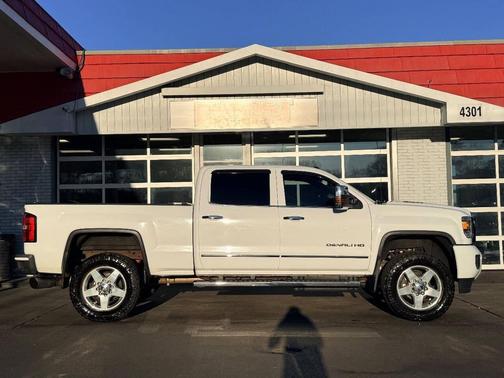 2015 GMC Sierra 2500 Denali