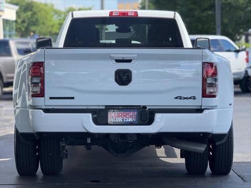 2024 RAM 3500 Big Horn Crew Cab 4x4 8' Box