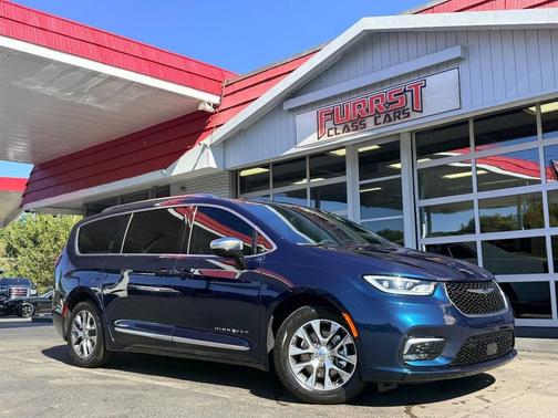 2025 Chrysler Pacifica L