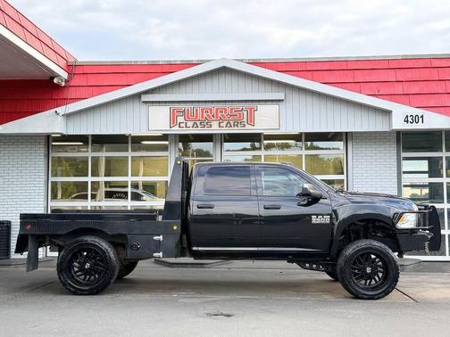 2017 RAM 3500 Tradesman Crew Cab 4x4 8' Box