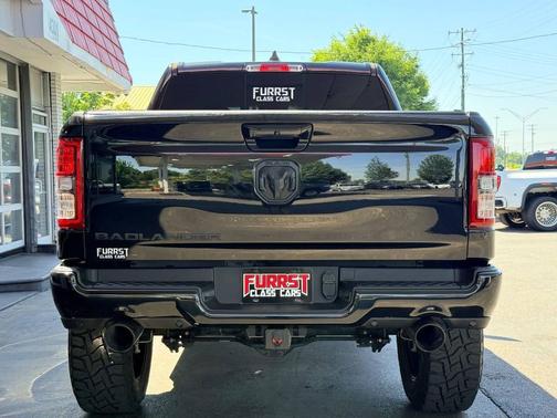 Diamond Black Crystal Pearlcoat 2022 RAM 1500 Big Horn/Lone Star