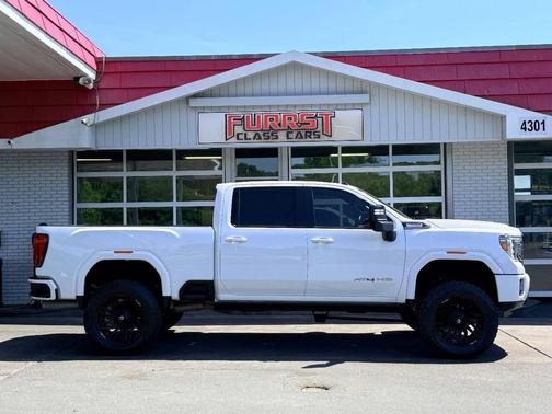 Summit White 2023 GMC Sierra 2500 AT4
