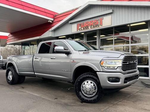 2019 RAM 3500 Laramie Crew Cab 4x4 8' Box