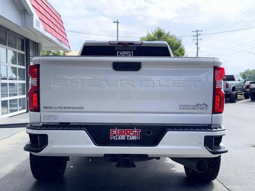 Iridescent Pearl Tricoat 2022 Chevrolet Silverado 2500 High Country