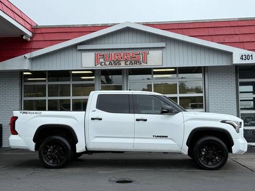 2022 Toyota Tundra SR5