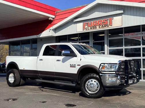 2018 RAM 3500 Laramie Crew Cab 4x4 8' Box