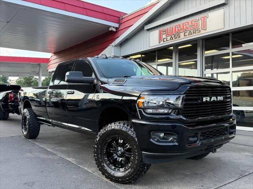 2020 RAM 3500 Big Horn Crew Cab 4x4 8' Box