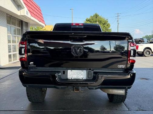 2020 RAM 3500 Big Horn Crew Cab 4x4 8' Box