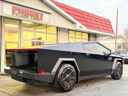 2024 Tesla Cybertruck Cyberbeast