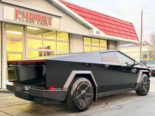 2024 Tesla Cybertruck Cyberbeast