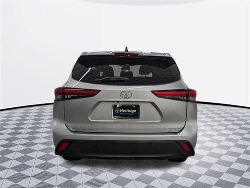 2022 Toyota Highlander LE