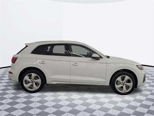 2025 Audi Q5 45 S line Premium Plus