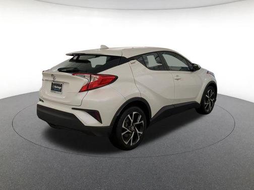 Blizzard Pearl 2020 Toyota C-HR XLE