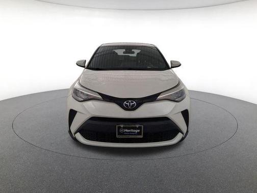 Blizzard Pearl 2020 Toyota C-HR XLE