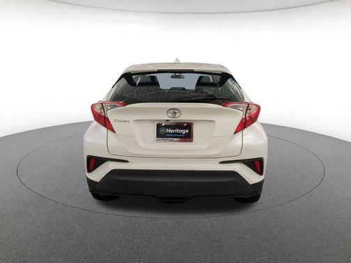 Blizzard Pearl 2020 Toyota C-HR XLE