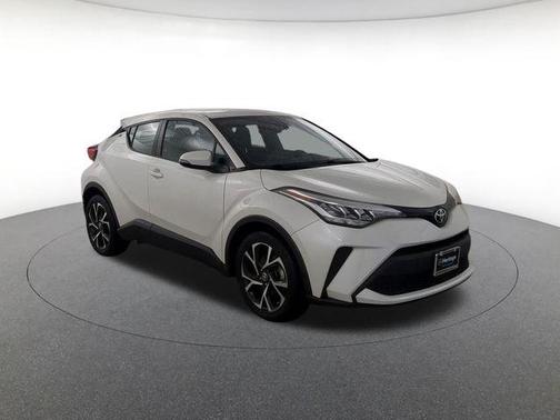 Blizzard Pearl 2020 Toyota C-HR XLE