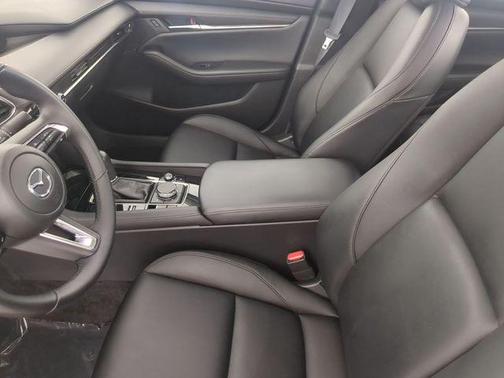 Snowflake White Pearl Mica 2025 Mazda Mazda3 FWD w/Preferred Package