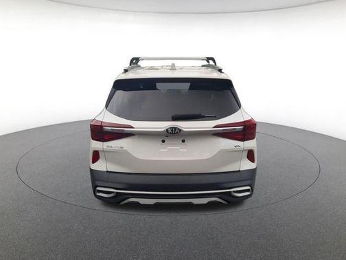 Snow White Pearl 2021 Kia Seltos EX