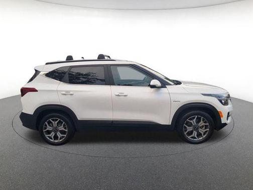 Snow White Pearl 2021 Kia Seltos EX