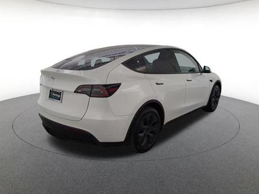 Pearl White Multi-Coat 2024 Tesla Model Y Long Range Single Motor Rear-Wheel Drive
